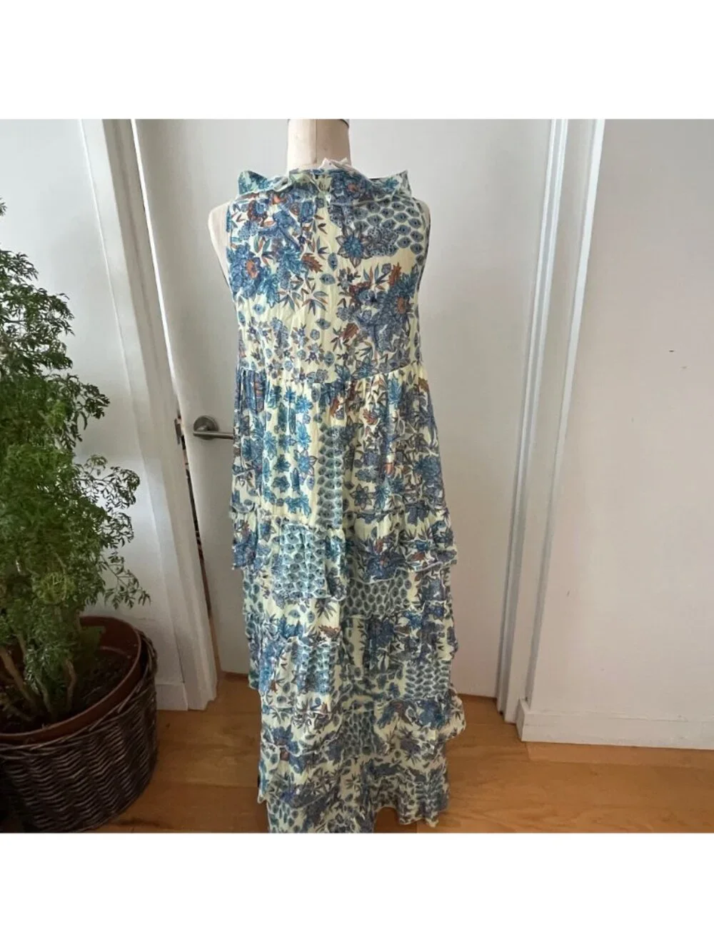 NWT GUADALUPE  Floral Sleeveless Tiered Ruffle Maxi Dress‎ Size Medium